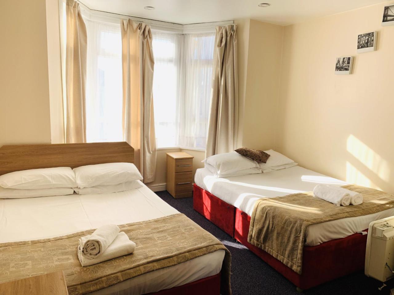 Britannia Inn Hotel Ilford Buitenkant foto
