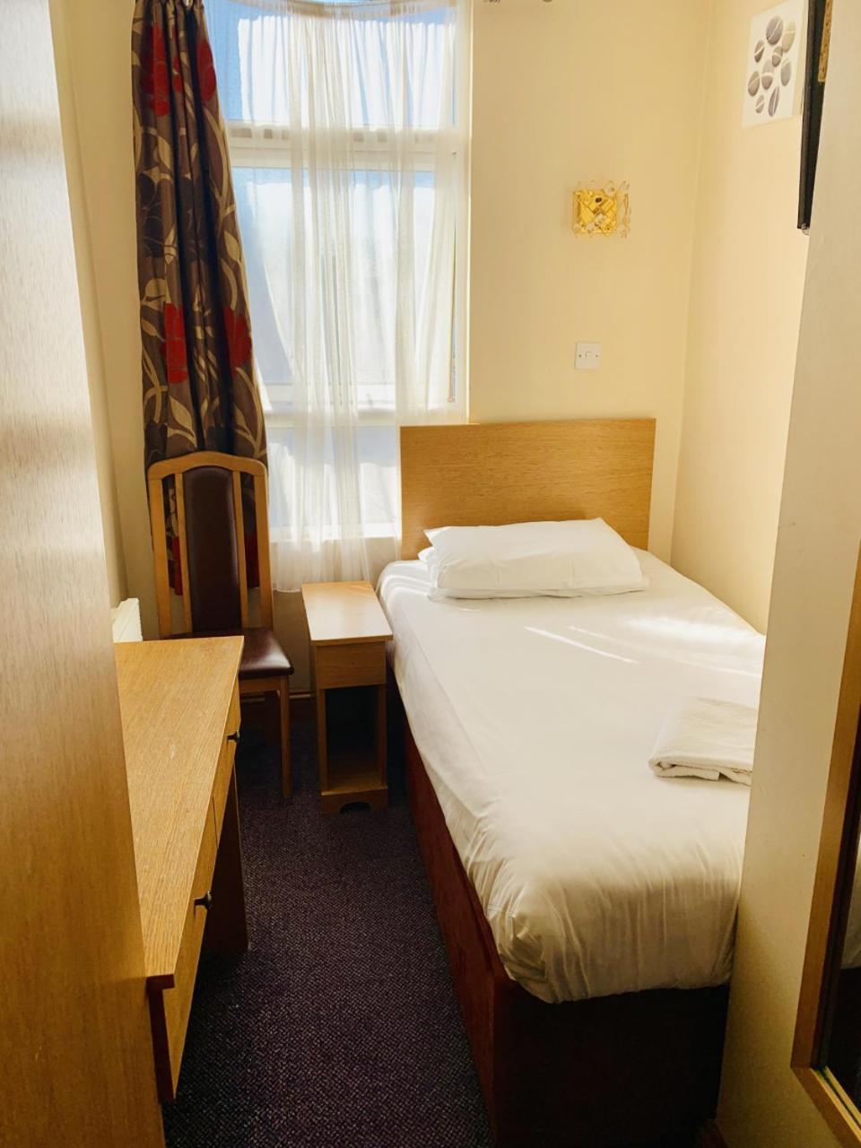 Britannia Inn Hotel Ilford Buitenkant foto