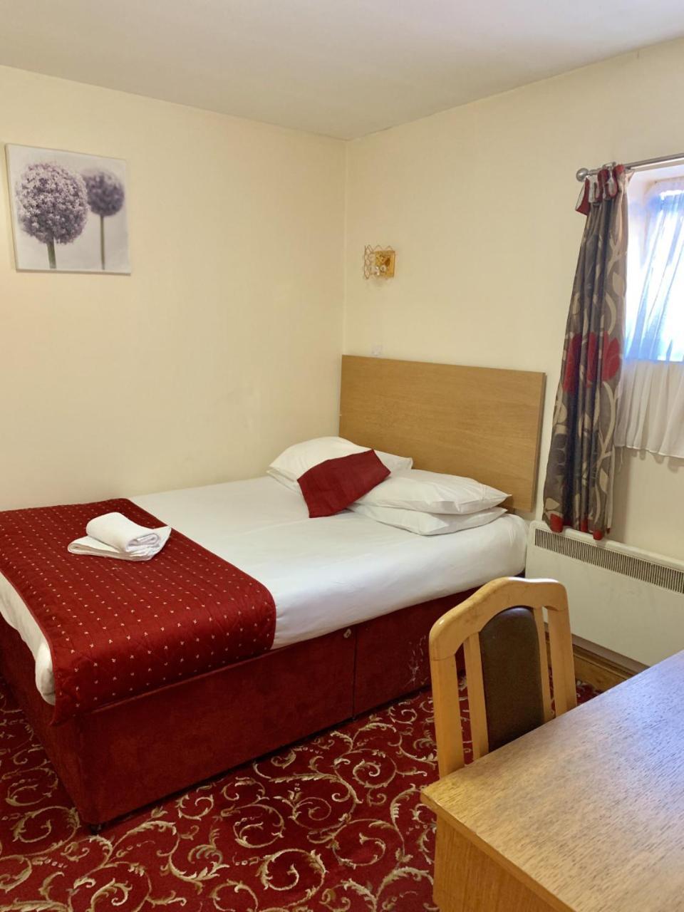 Britannia Inn Hotel Ilford Buitenkant foto